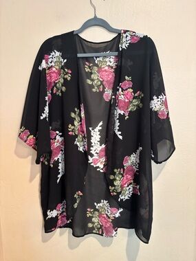Summery Pink and White Floral Kimono, Mid-Length, size XL